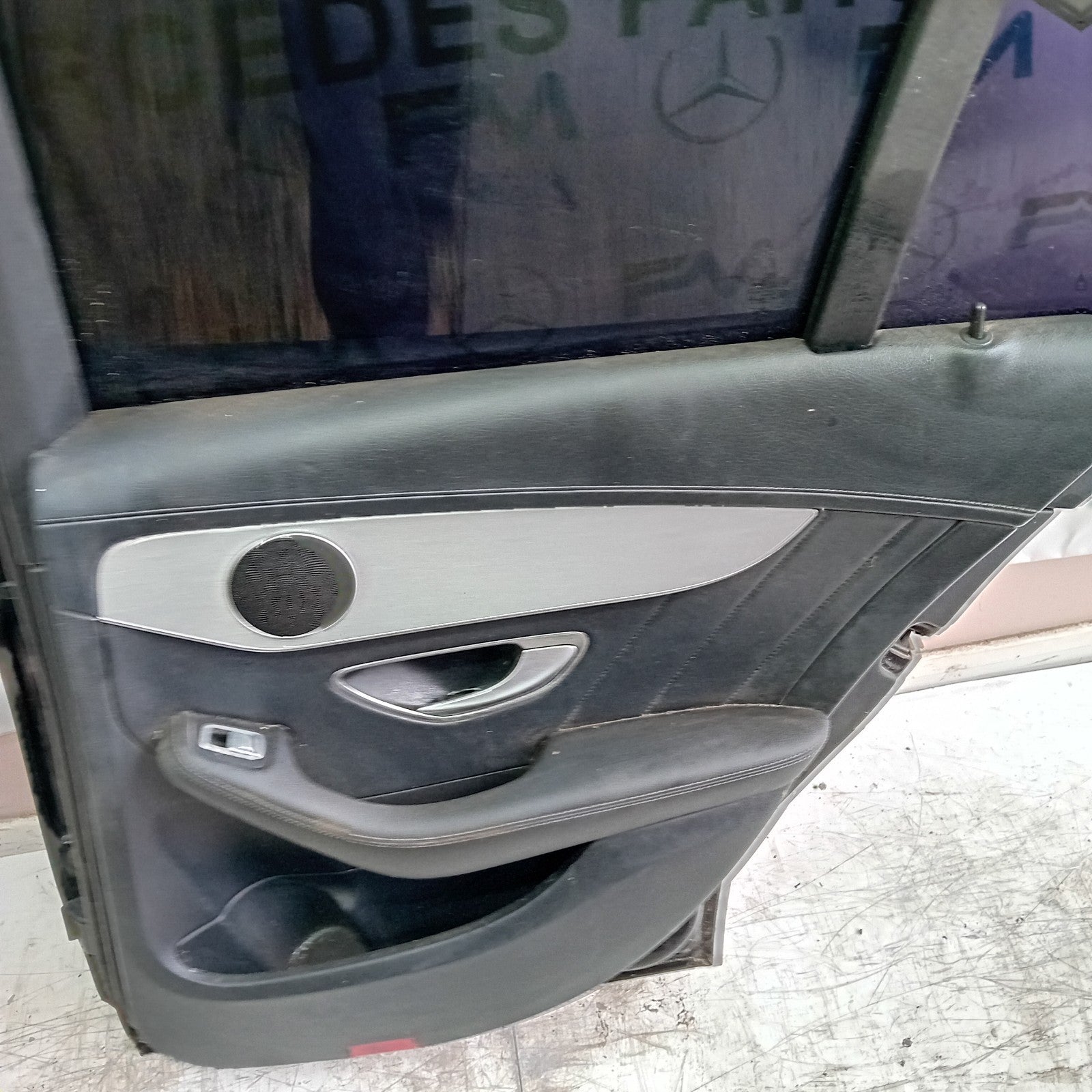 MERCEDES C-CLASS W205 SALOON DRIVER REAR DOOR OSR BLACK 2014 ON COMPLETE FMD237