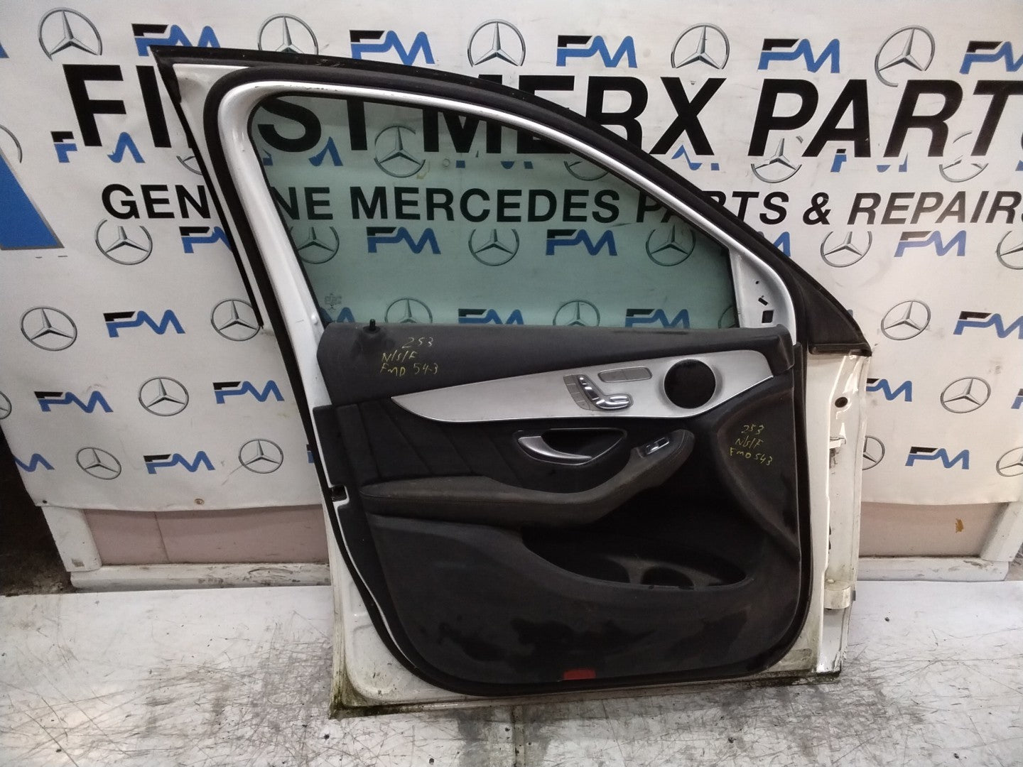 MERCEDES GLC W253 COUPE PASSENGER FRONT DOOR NSF WHITE 2016-2019 FMD543