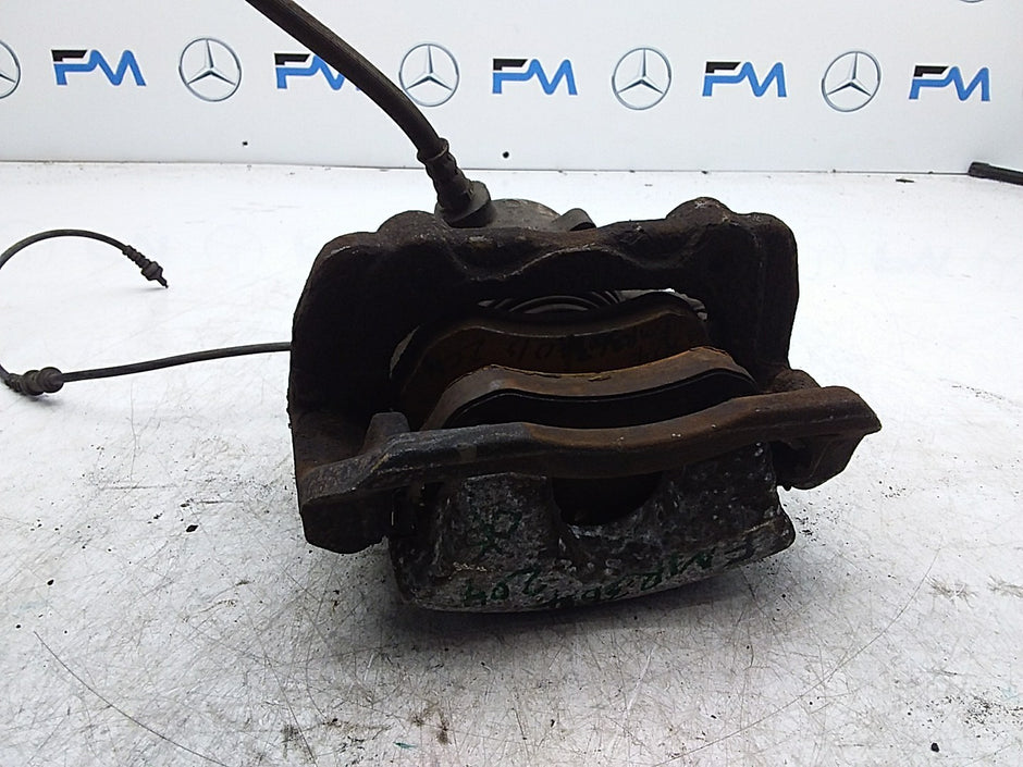 MERCEDES BENZ  C-CLASS  W204 WHEEL BRAKE CALIPER  RIGHT FMR364