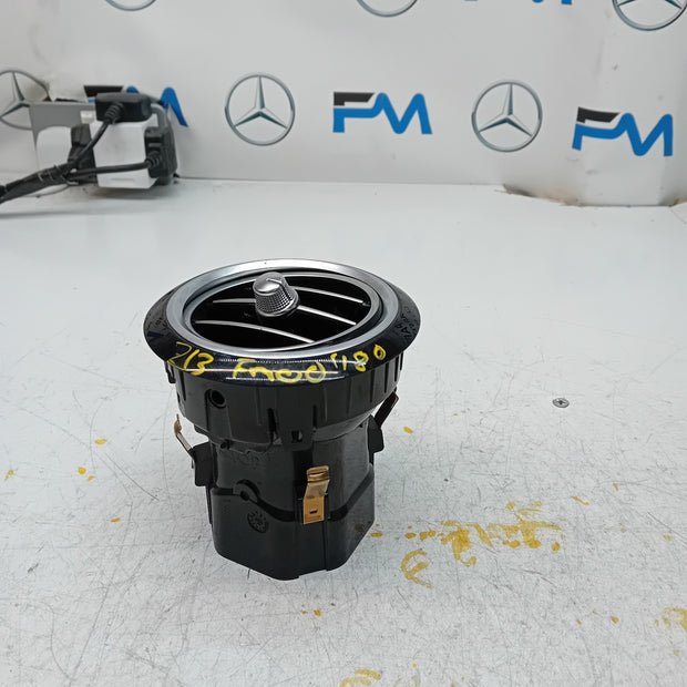 MERCEDES E-CLASS W213 DASHBOARD AIR VENT CENTRE 2016 A2138308000 FM001180