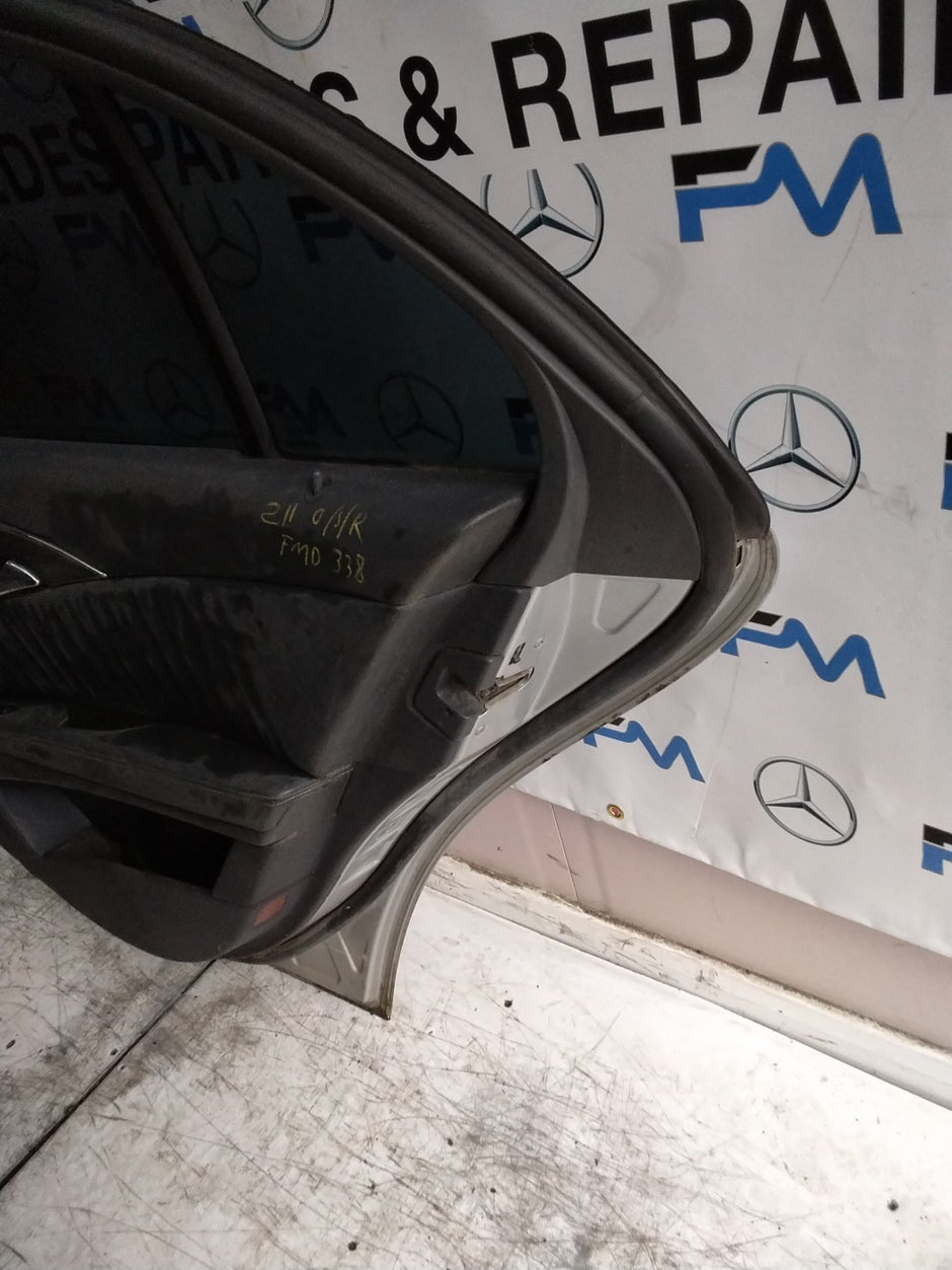 MERCEDES E-CLASS W211 SLN DRIVER REAR DOOR OSR SILVER 2003-09 COMPLETE FMD338