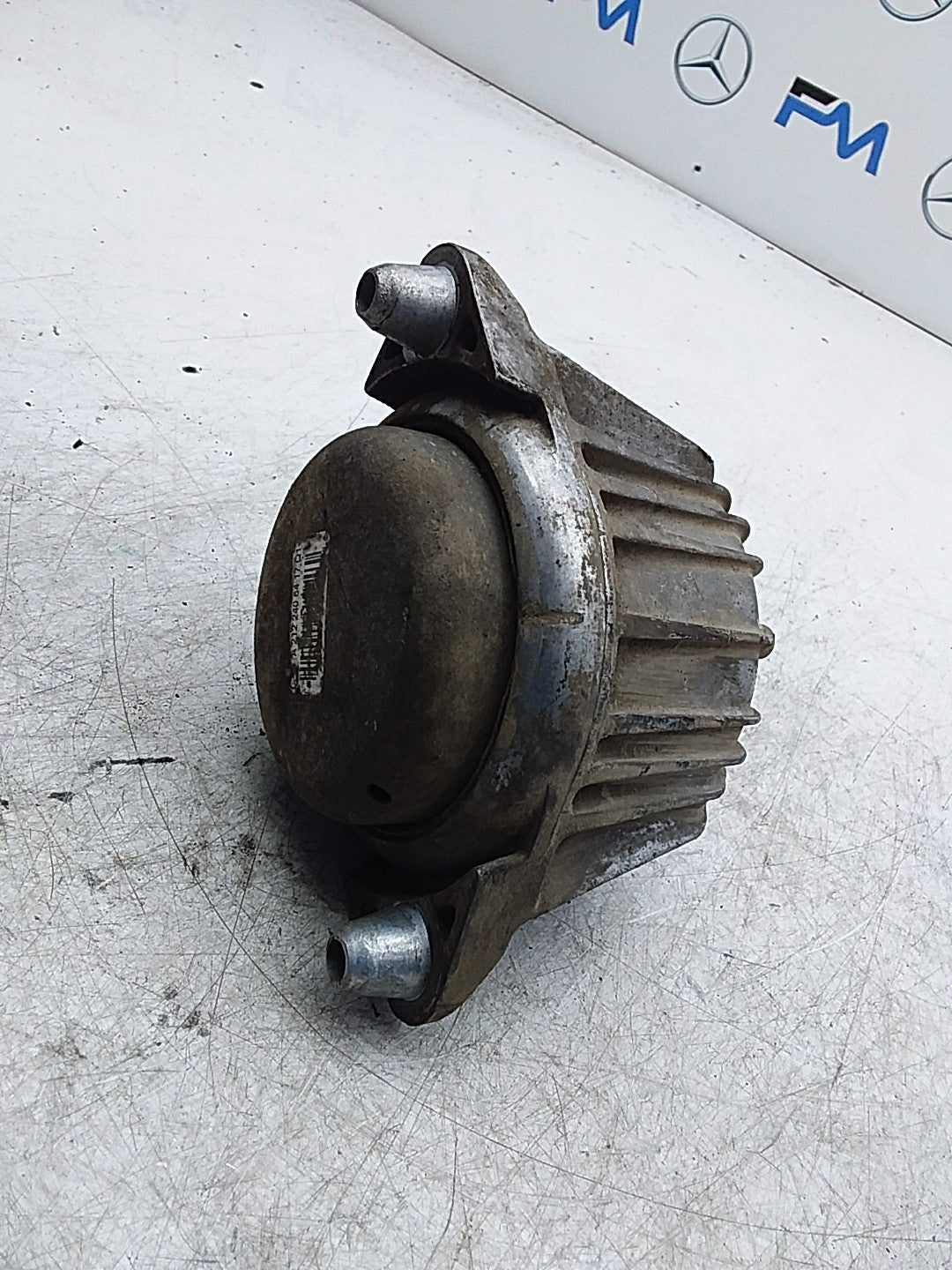 MERCEDES BENZ  E-CLASS  W212  ENGINE MOUNT RIGHT OS A2122406417 FMR356