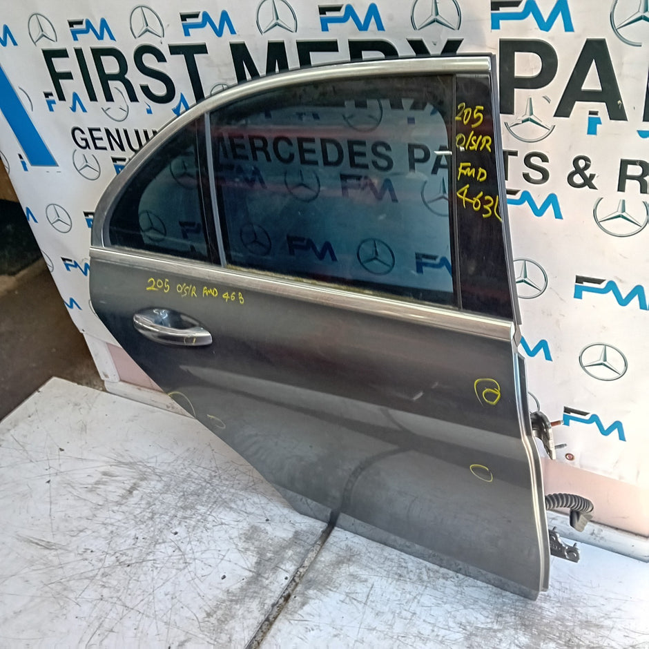 MERCEDES C-CLASS W205 SLN DRIVER REAR DOOR OSR GREY 2014 COMPLETE FMD463
