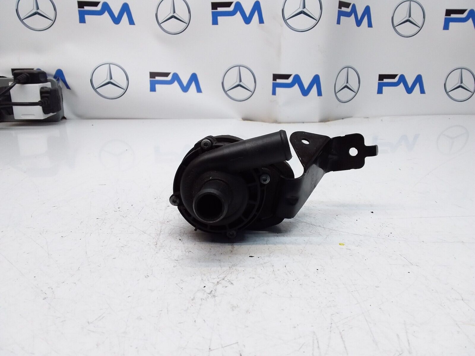 Mercedes E-CLASS W211 ELECTRIC COOLANT WATER PUMP A2118350028 FM00603