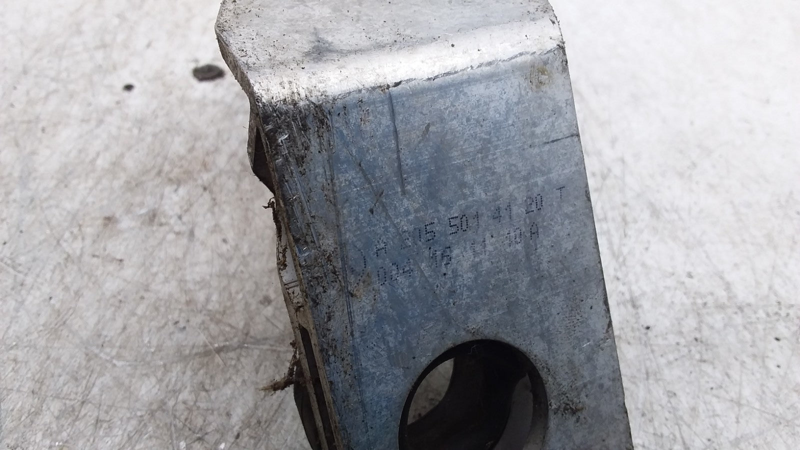 MERCEDES BENZ  C-CLASS  RADIATOR MOUNTING BRACKET LEFT SIDE A2055014120 FMR404