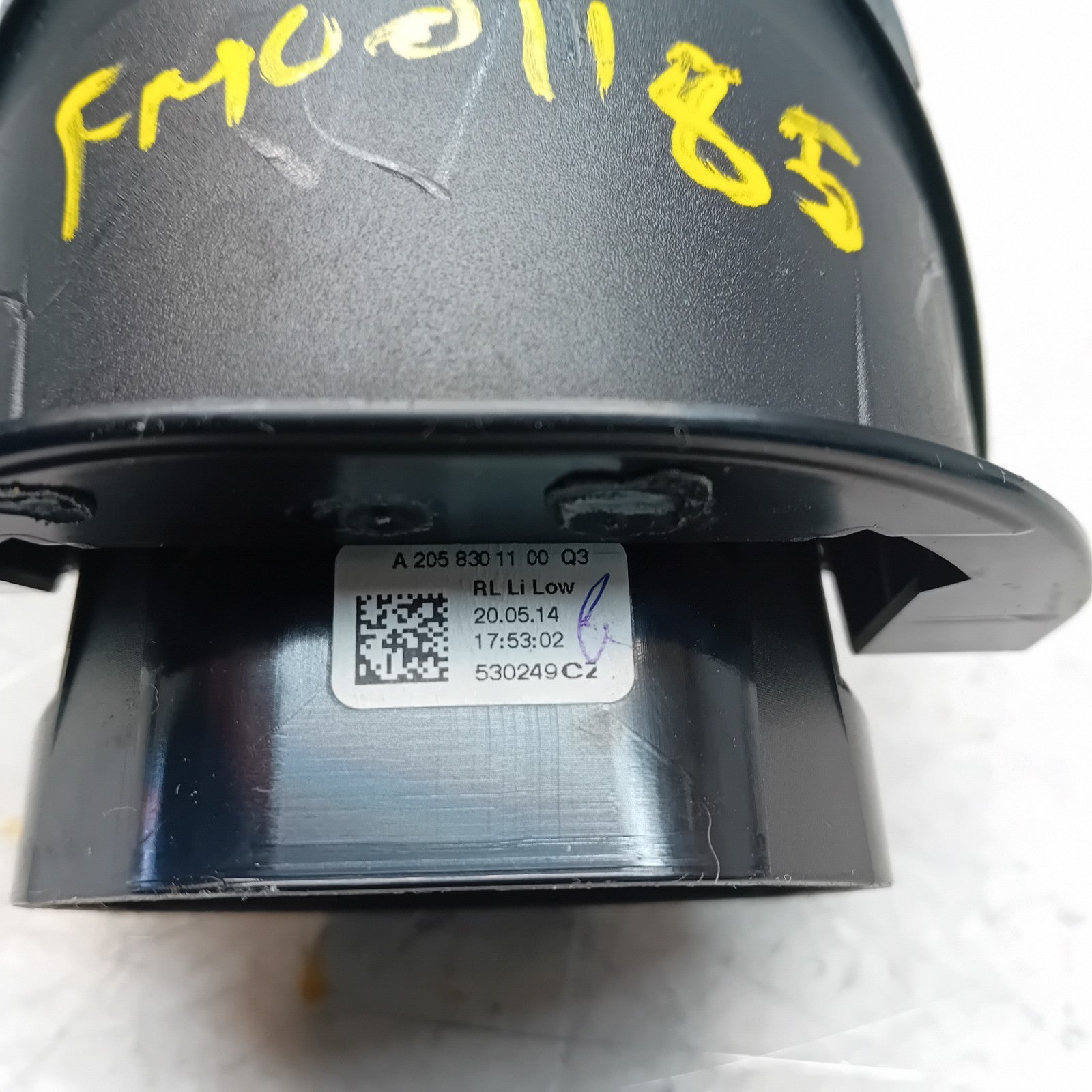 MERCEDES C-CLASS W205 DASHBOARD AIR VENT A2058301100 FM001185