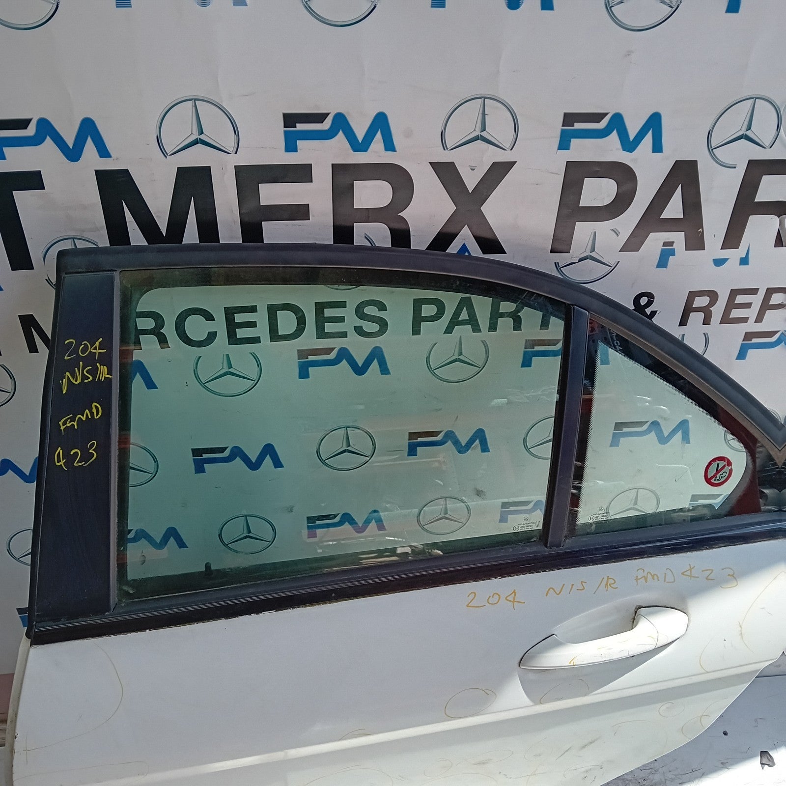 MERCEDES C-CLASS W204 SLN PASSENGER REAR DOOR NSR WHITE 2008-14  COMPLETE FMD423