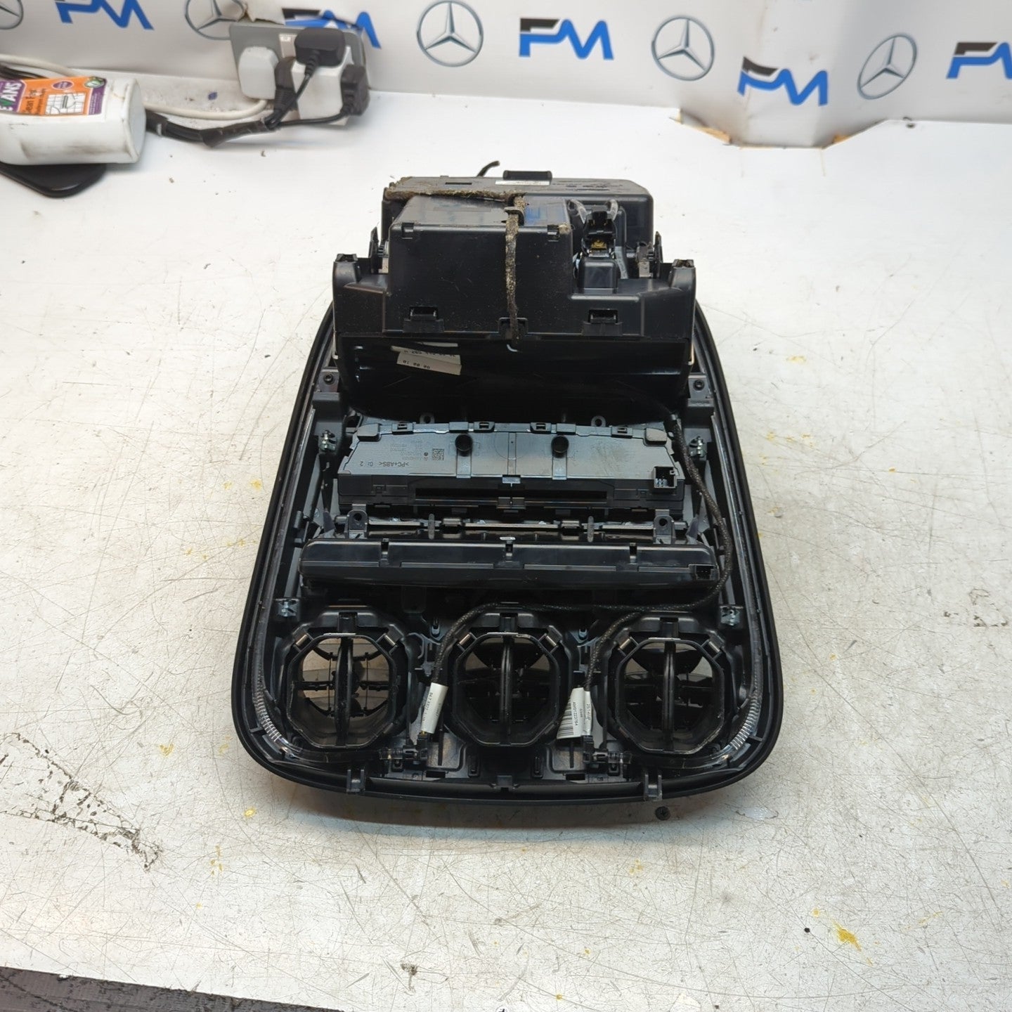  MERCEDES E-CLASS W205 CENTRE CONSOLE + 3 AIR VENT A2054402032 FM001407