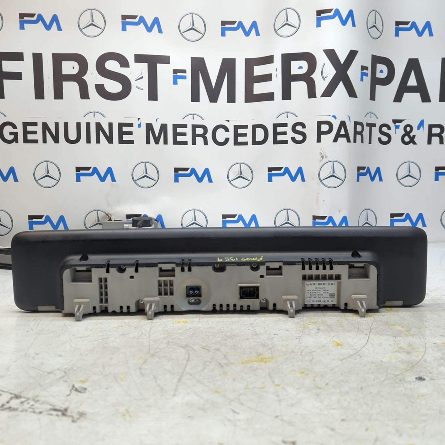 MERCEDES BENZ B-CLASS W247  DISPLAY SCREEN A2479008311 2019 ON FM001359