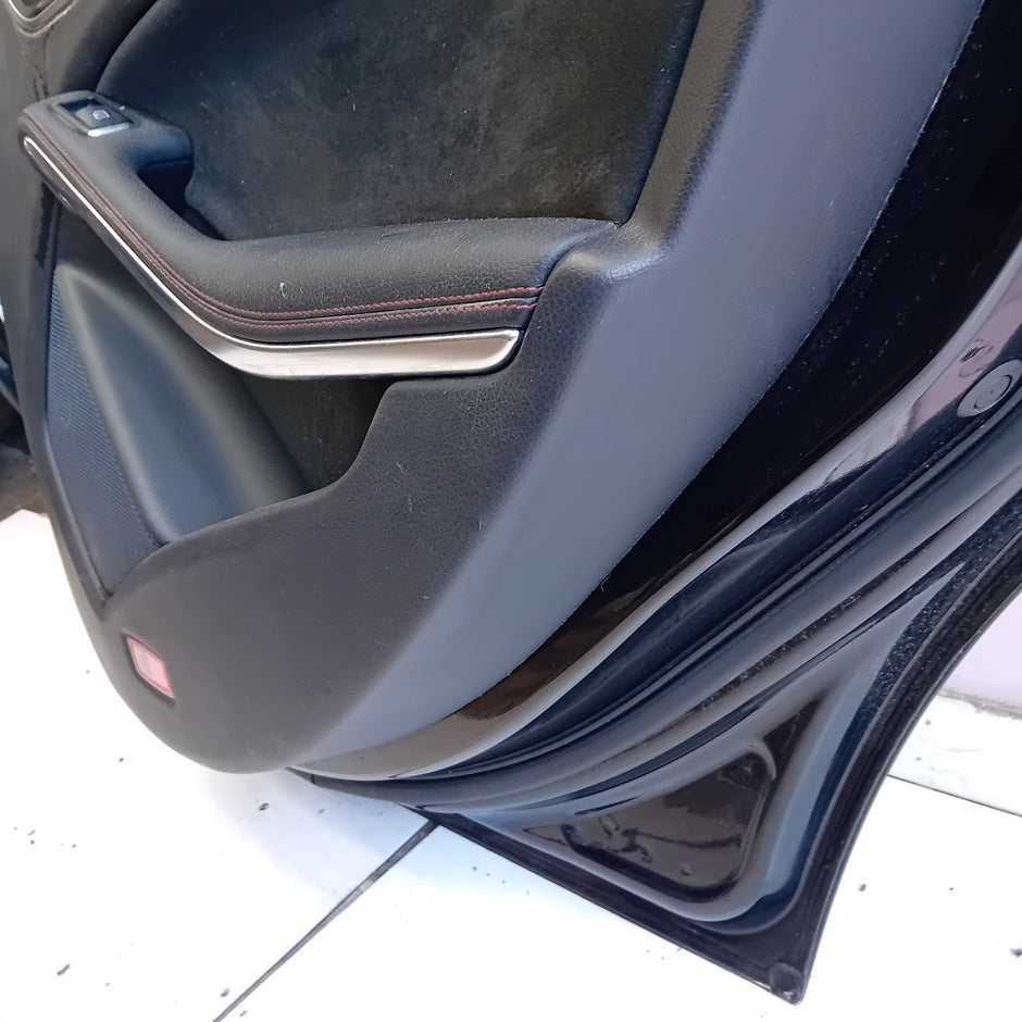 MERCEDES BENZ CLA-CLASS W117 DRIVER SIDE REAR DOOR ( OFF SIDE REAR ) FM011