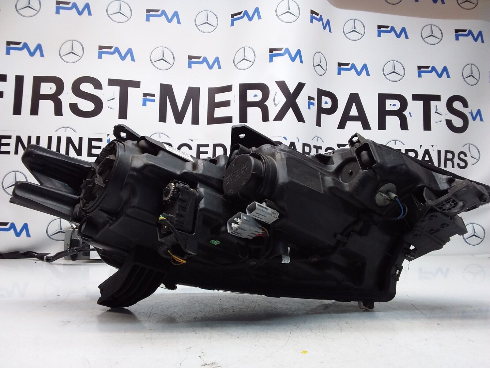 MITSUBISHI OUTLANDER MK3 2016 HEADLIGHT PASSENGER SIDE LEFT L0094I OBL8 FMH71