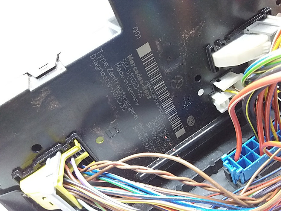 MERCEDES BENZ  E-CLASS W212  FUSE BOX RELAY BOX A2129009522 FMR481