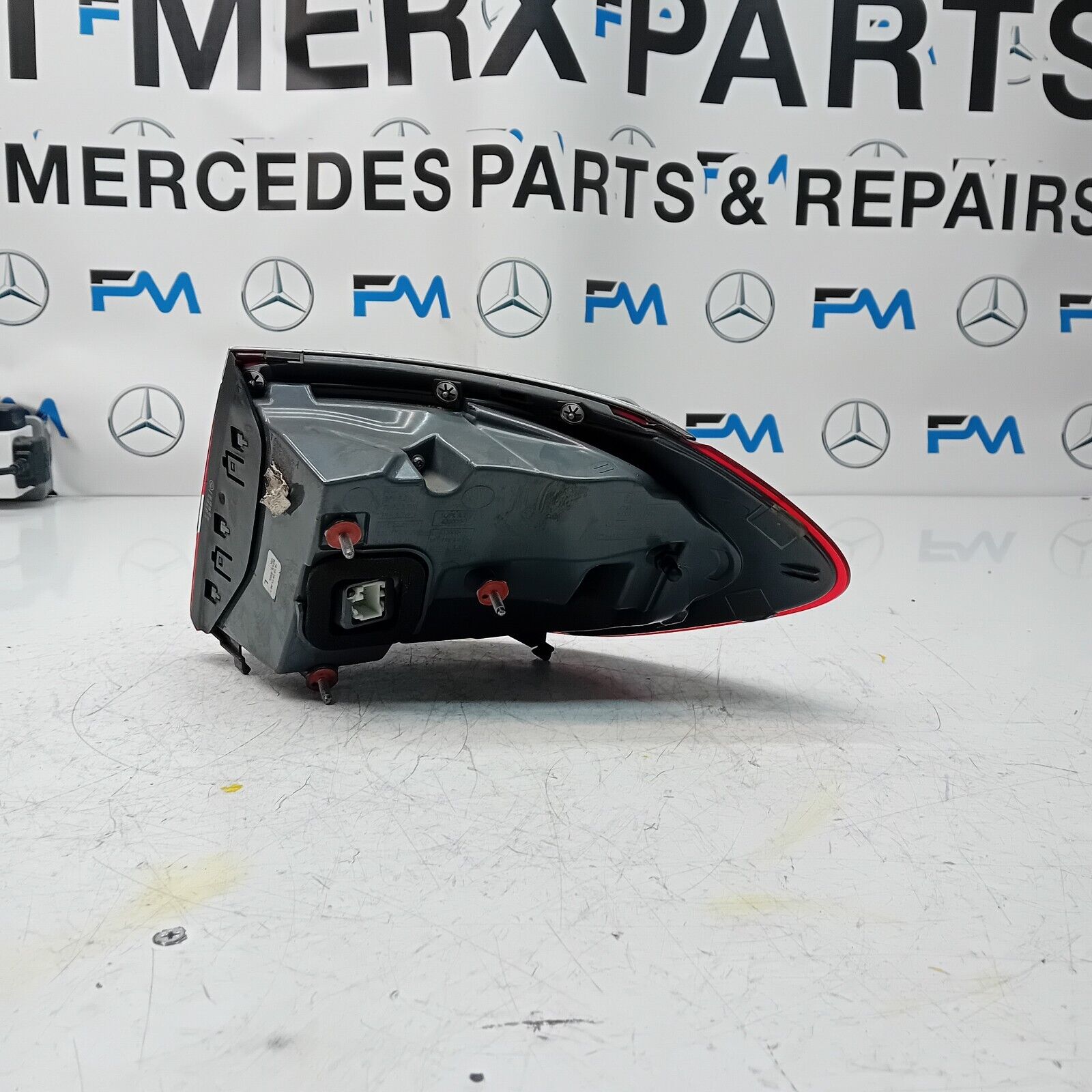 MERCEDES E-CLASS W213 2016 REAR PASSENGER N/S TAIL LIGHT A2139068700 FMT50