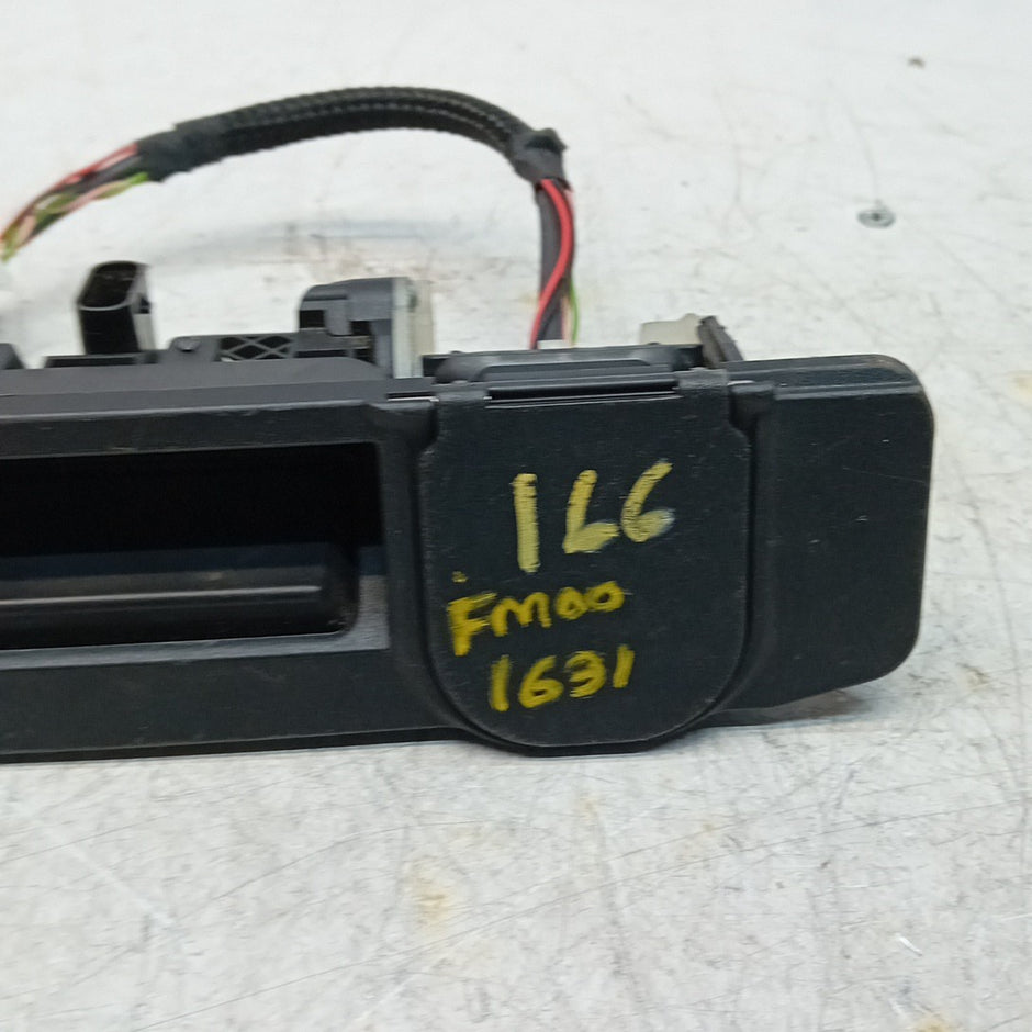MERCEDES BENZ  GLE W166 TAILGATE HANDLE REAR VIEW CAMERA  A1667500993 FM001631