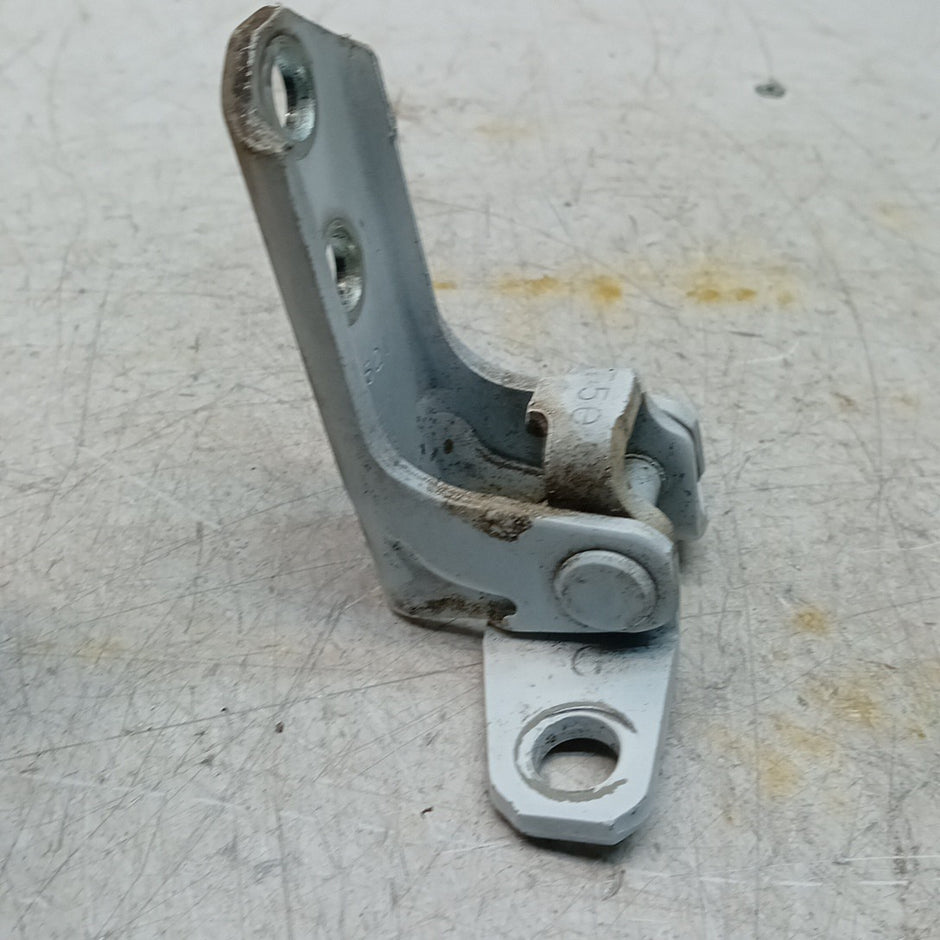 MITSUBISHI OUTLANDER MK3  FRONT DOOR HINGE PANEL A521 A046834 FM001640