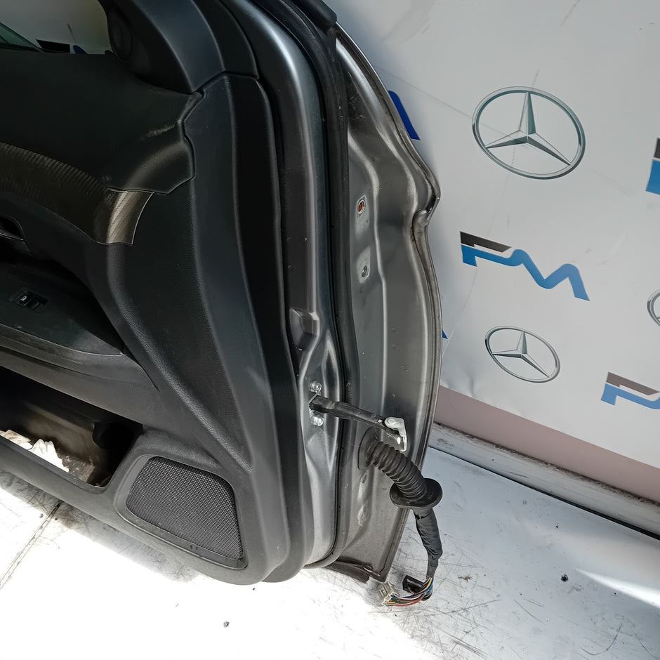 MITSUBISH OUTLANDER MK3 PASSENGER FRONT DOOR NSF GREY 2013 COMPLETE FMD189