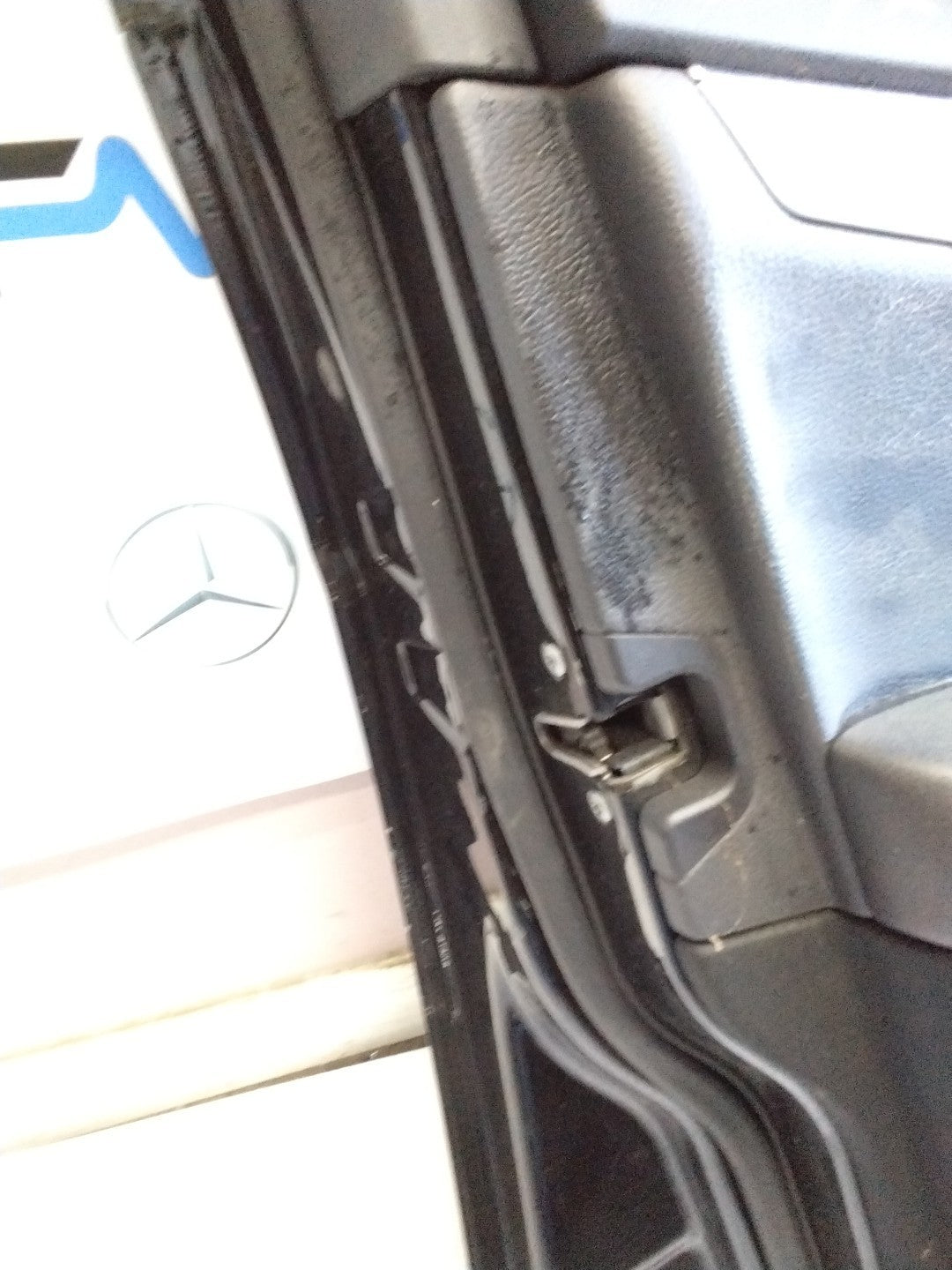 MERCEDES BENZ C-CLASS W204 PASSENGER SIDE FRONT DOOR N/S/F COMPLETE BLACK FMD68