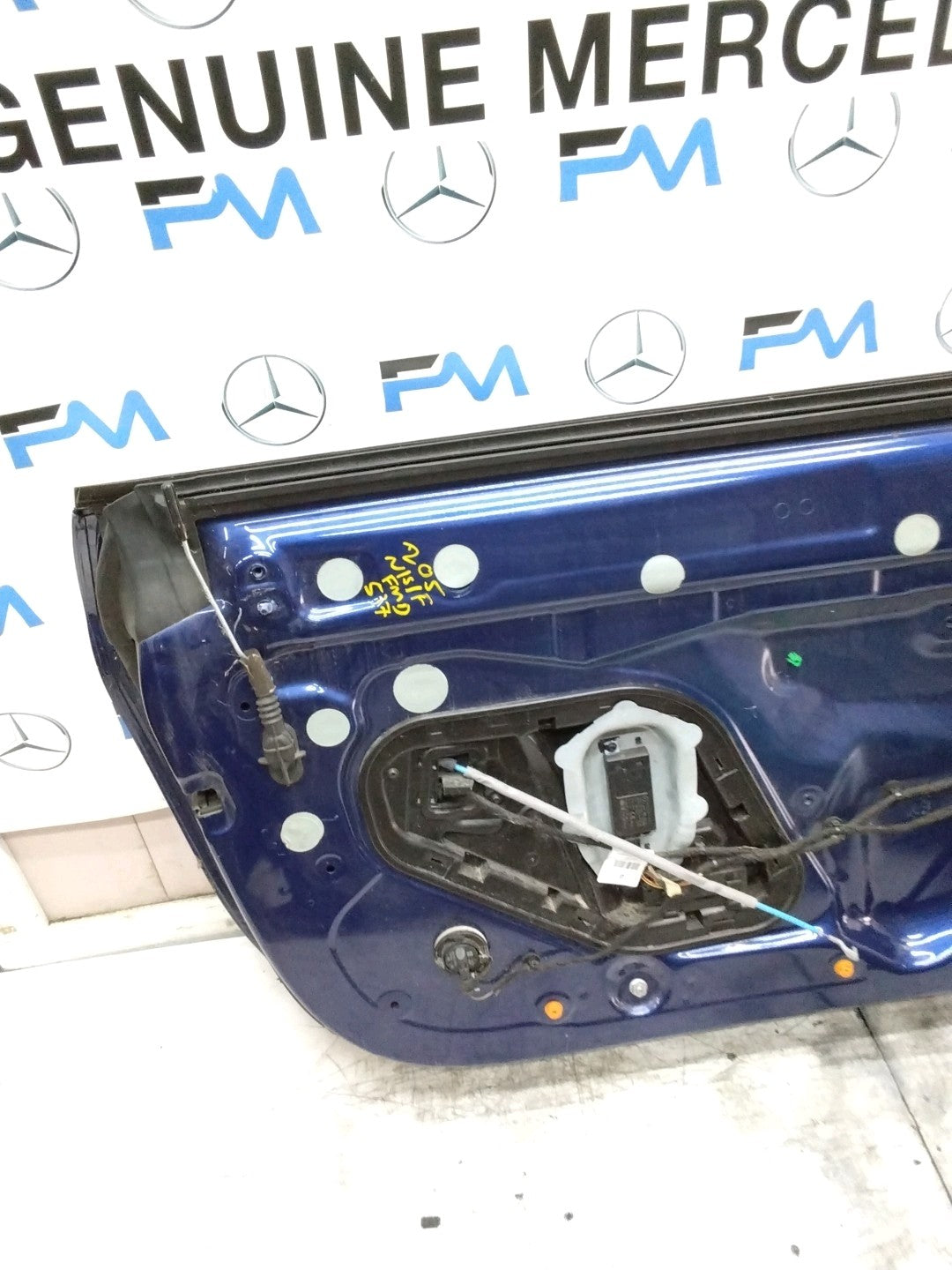 MERCEDES BENZ C-CLASS W205  PASSENGER FRONT DOOR NSF BLUE 2015-21  FMD537