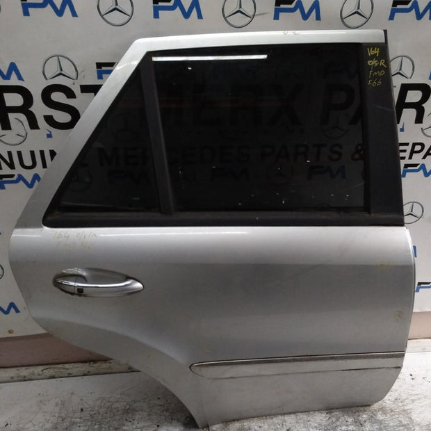 MERCEDES M-CLASS W164  DRIVER REAR DOOR OSR SILVER 2005-11 COMPLETE FMD566