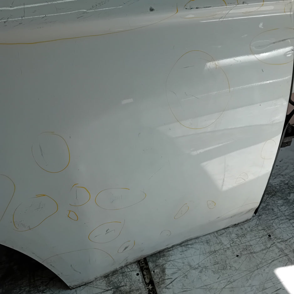 MITSUBISHI OUTLANDER MK3 DRIVER REAR DOOR OSR 2013 WHITE COMPLETE FMD363