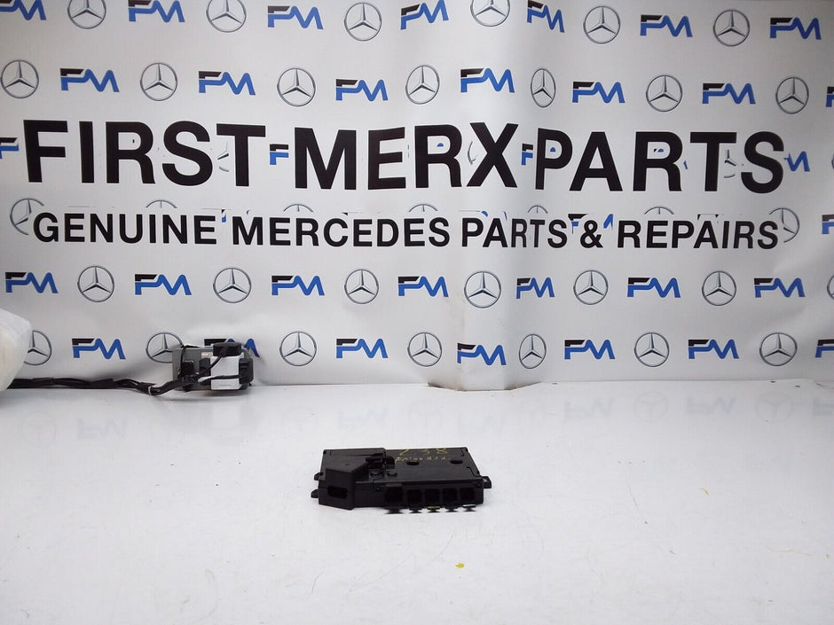 Mercedes E-Class W213 Front Inboard Fuxebox Module Unit A2135406200 FM00361
