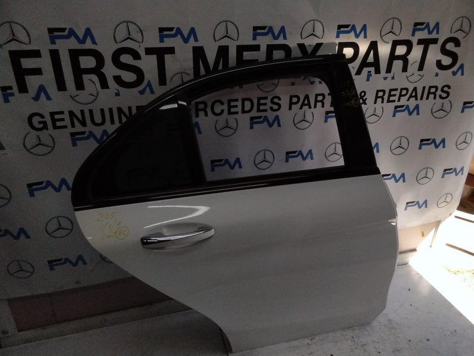 MERCEDES BENZ  C-CLASS W205 DRIVER SIDE REAR DOOR O/S/R COMPLETE WHITE FMD82
