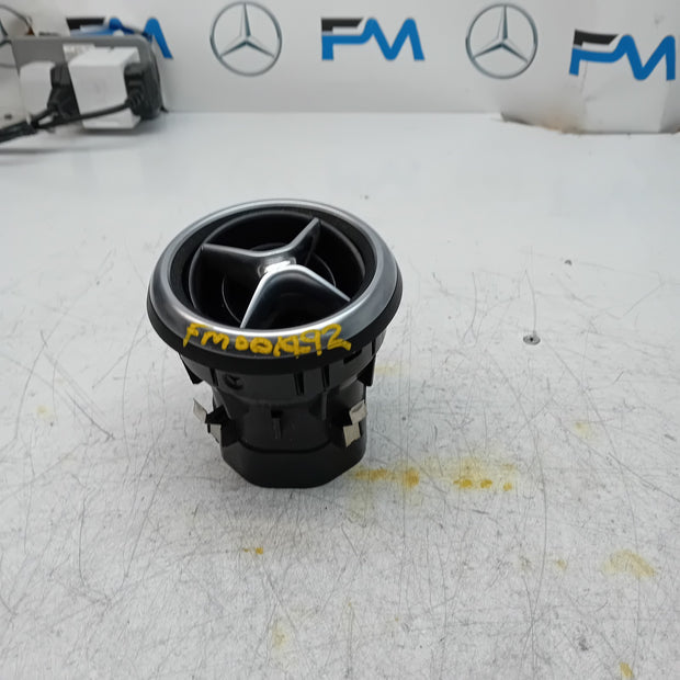 MERCEDES BENZ A-CLASS W176 DASHBOARD AIR VENT 2015 A1768300354 FM001492