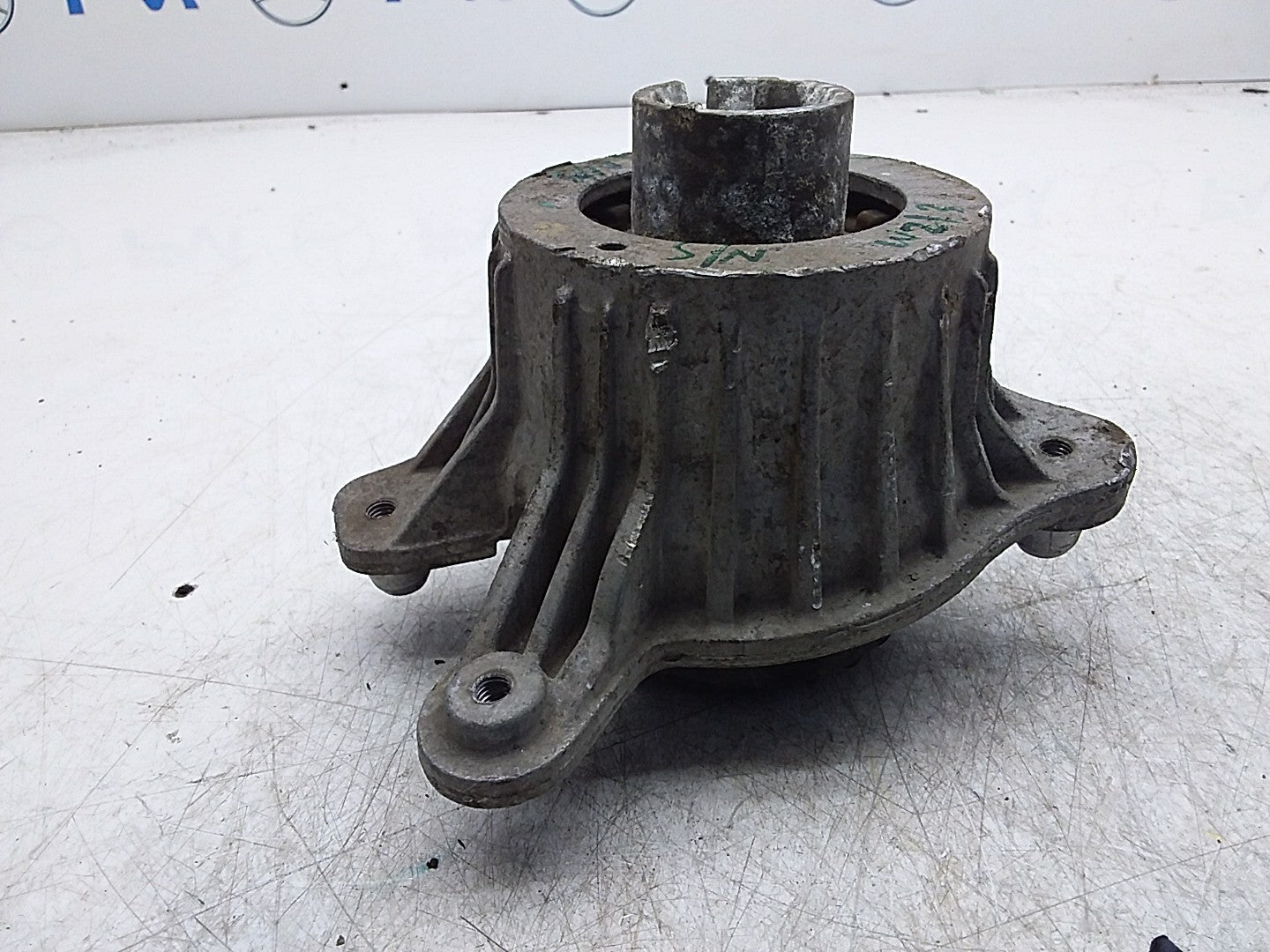 MERCEDES BENZ  E-CLASS  W213  ENGINE MOUNT LEFT NS A2132400500 FMR341