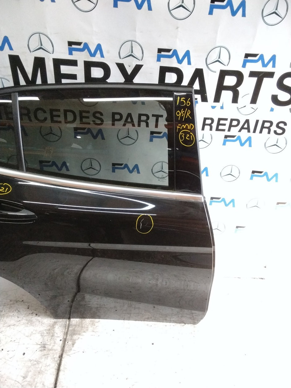 MERCEDES BENZ GLA X156 DRIVER REAR DOOR OSR BLACK 2014-19 COMPLETE FMD321