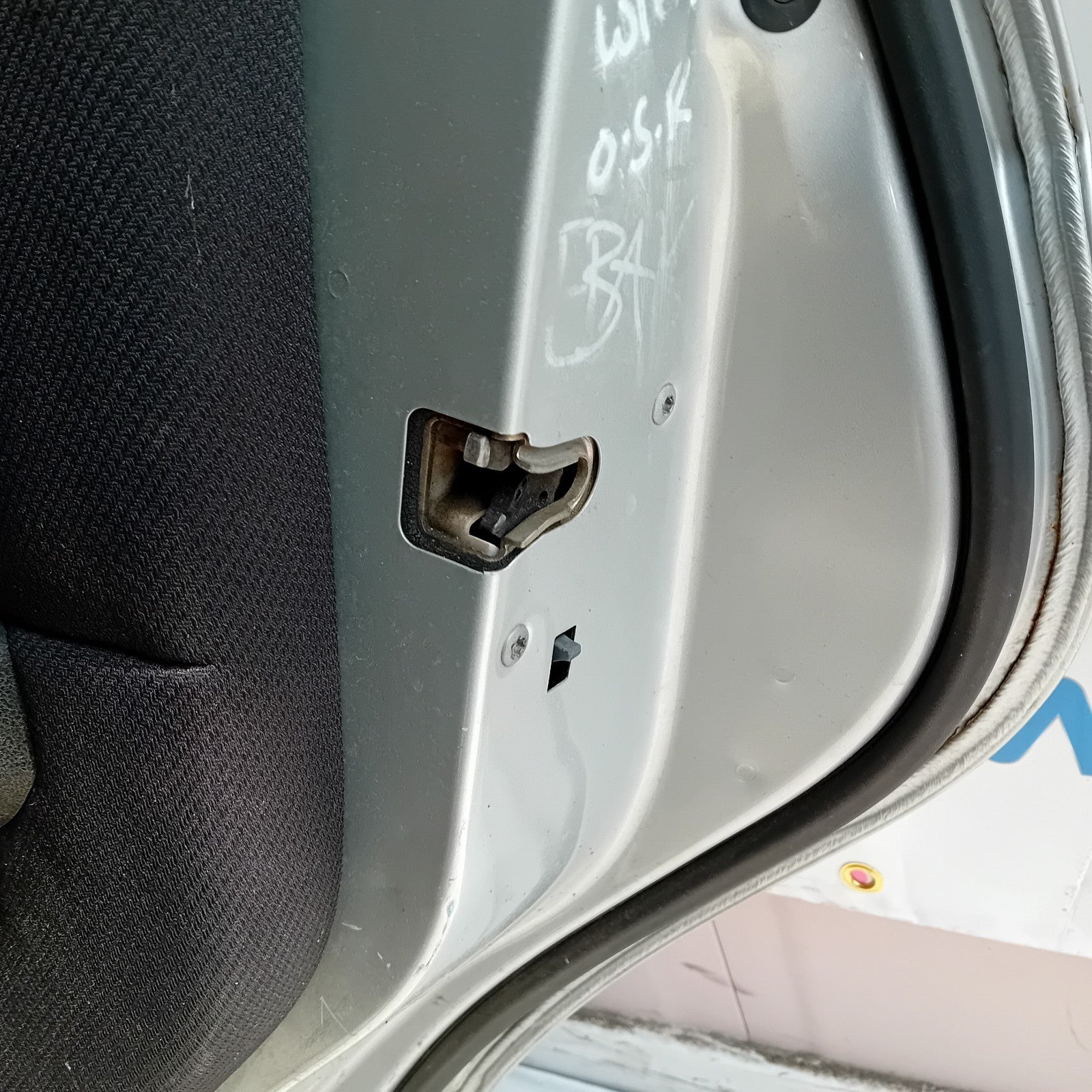 MERCEDES A-CLASS W169 DRIVER REAR DOOR OSR 2004-12 SILVER COMPLETE FMD276