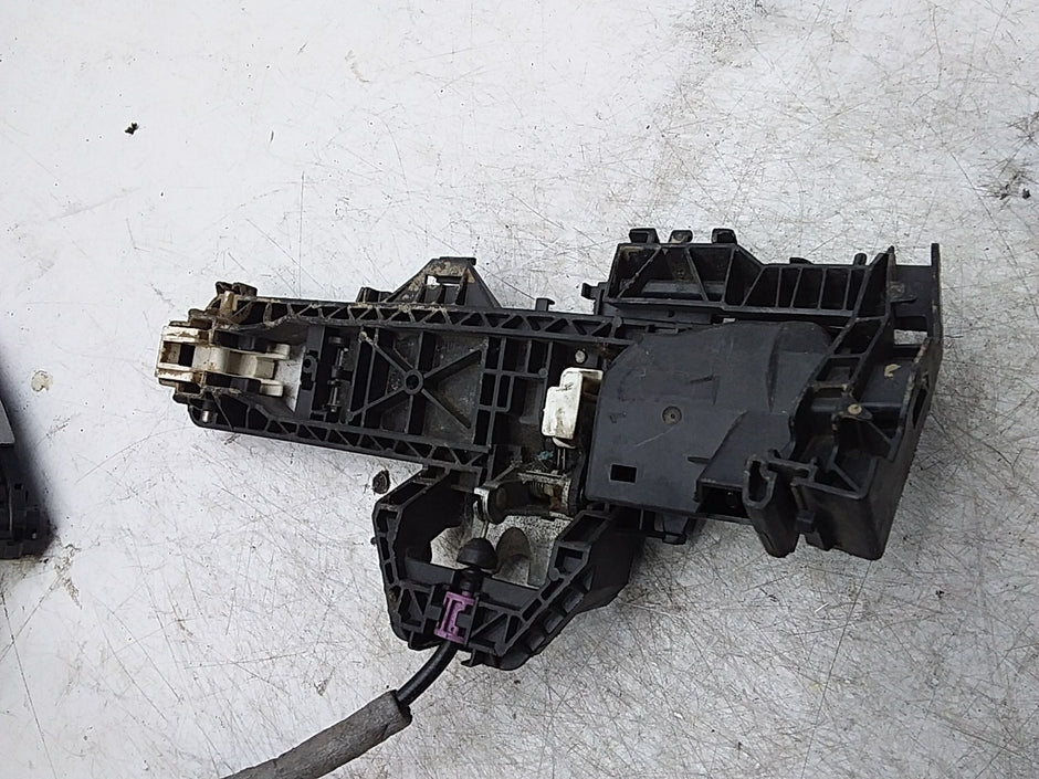 MERCEDES E-CLS C207 COUPE DRIVER FRONT DOOR LOCK MECHANISM  A2077601440 FMR291