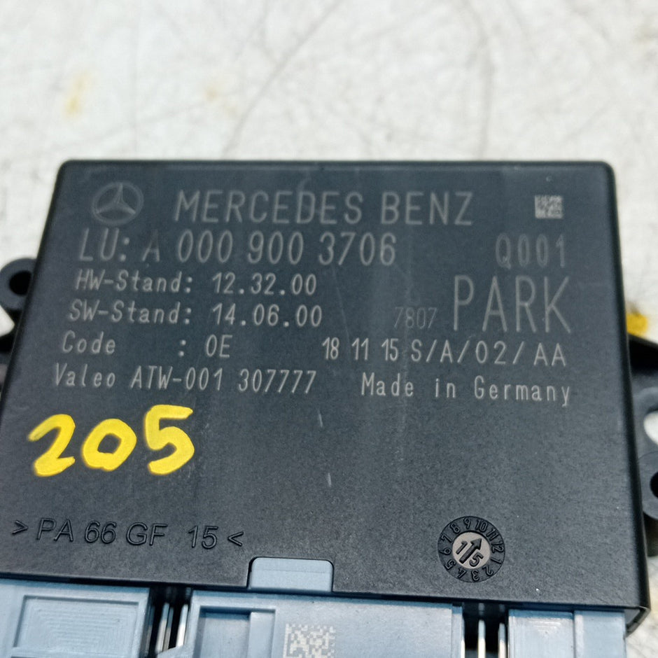 MERCEDES S C-CLASS PARKING SENSOR CONTROL MODULE W205 W222 A0009003706 FM001552