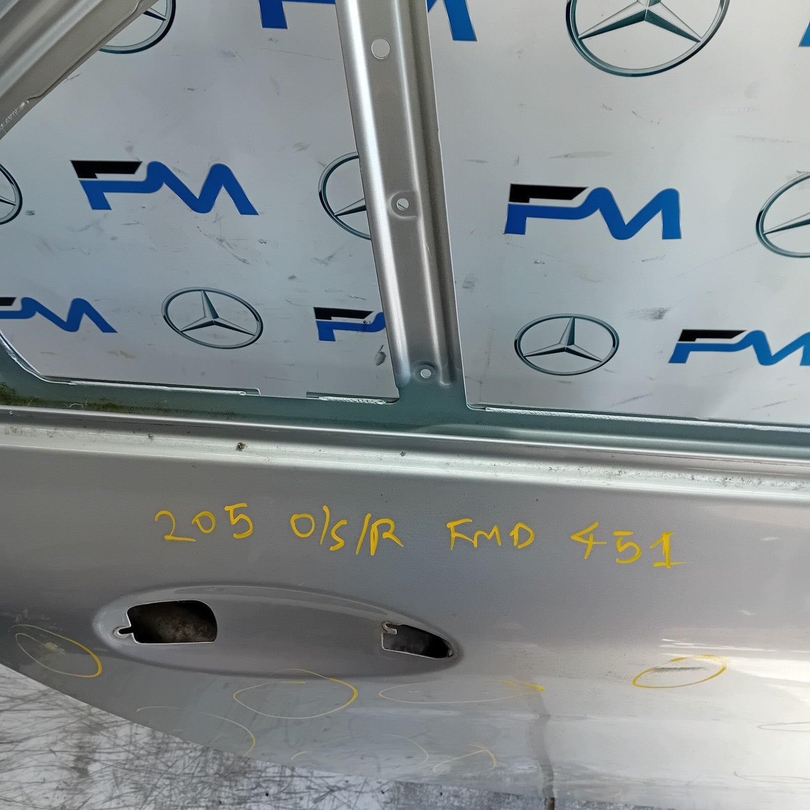 MERCEDES C-CLASS W205 SLN DRIVER REAR DOOR OSR SILVER 2014 ON FMD451