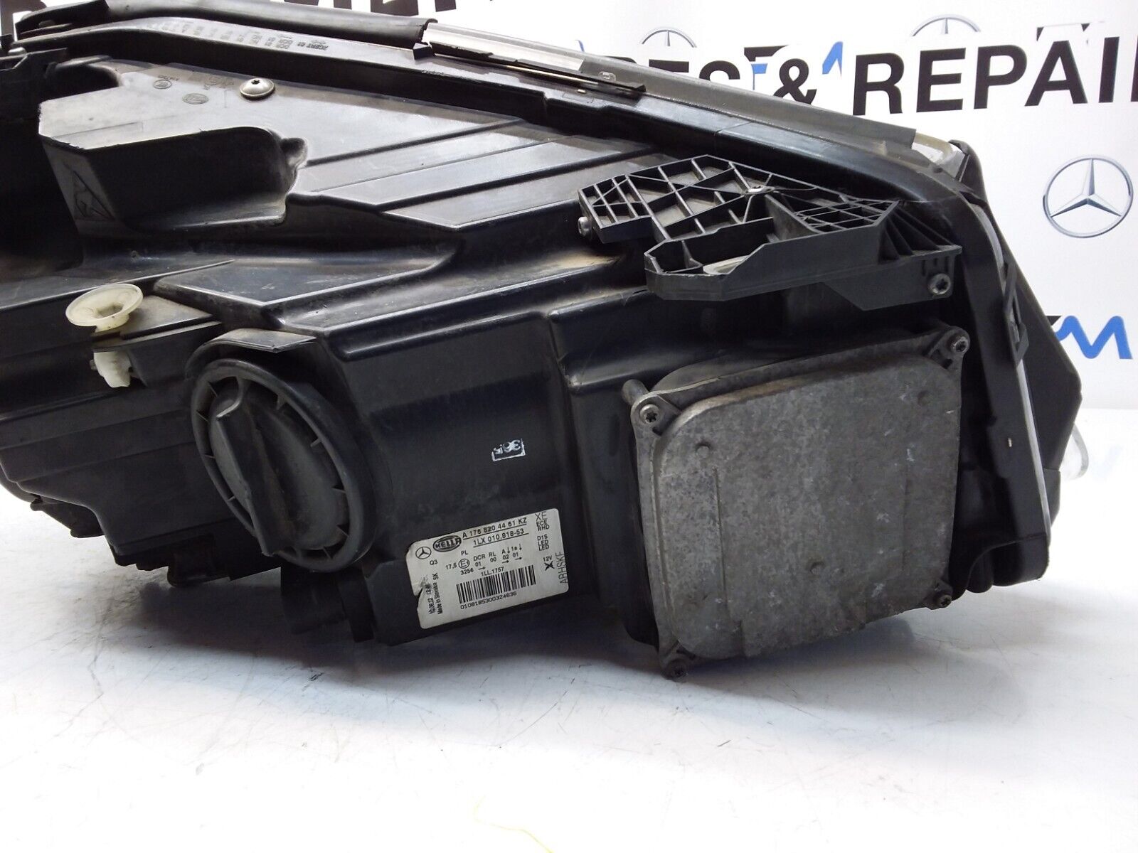 2012 MERCEDES A-CLASS W176 HEADLIGHT PASSENGER NS A1768204461 FMH112 