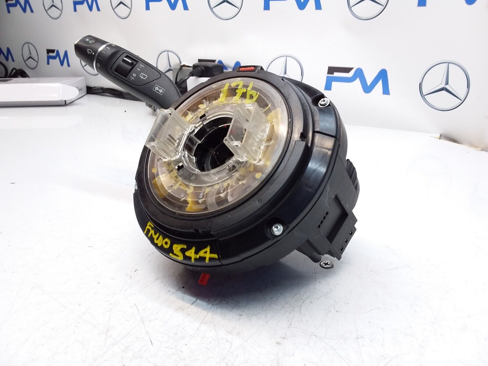 Mercedes  GLA W156 INDICATOR/WIPER GEAR SELECT + SQUIB  2012 FM00544
