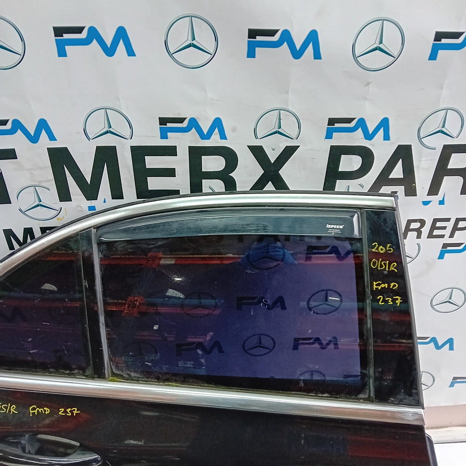 MERCEDES C-CLASS W205 SALOON DRIVER REAR DOOR OSR BLACK 2014 ON COMPLETE FMD237