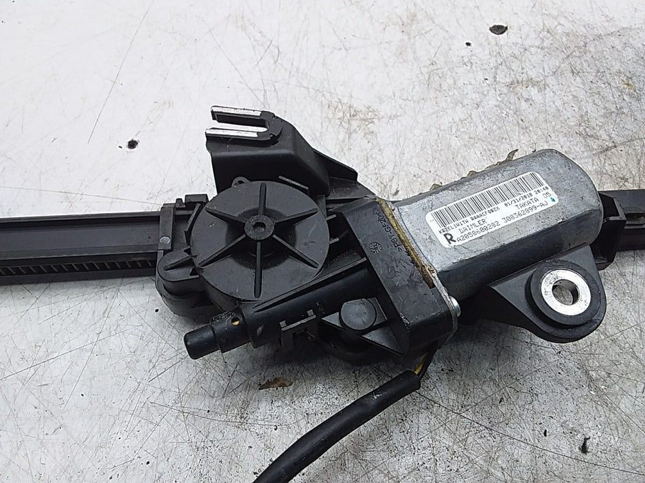 MERCEDES C-CLASS W205 SEAT BELT RETRACTOR REAR RIGHT A2058600282 DAMAGED FMR198