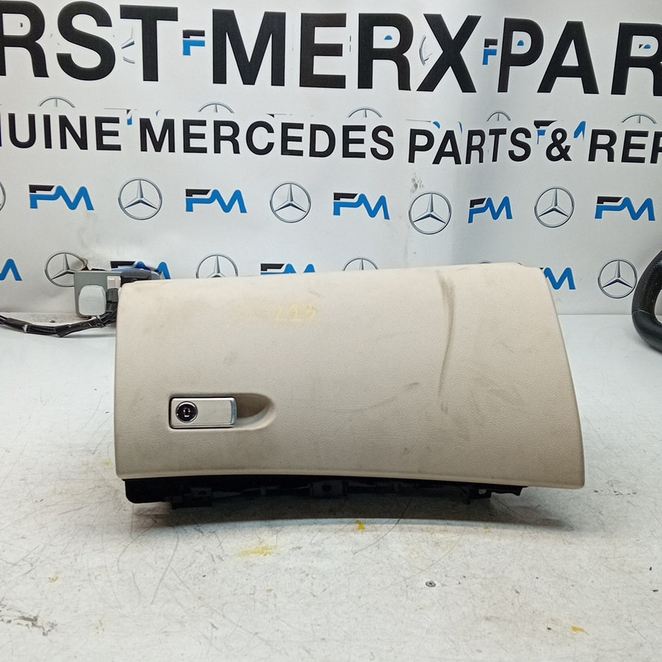 MERCEDES E-CLASS W213 DASHBOARD GLOVEBOX 2016 ON A2136800391 FM001301
