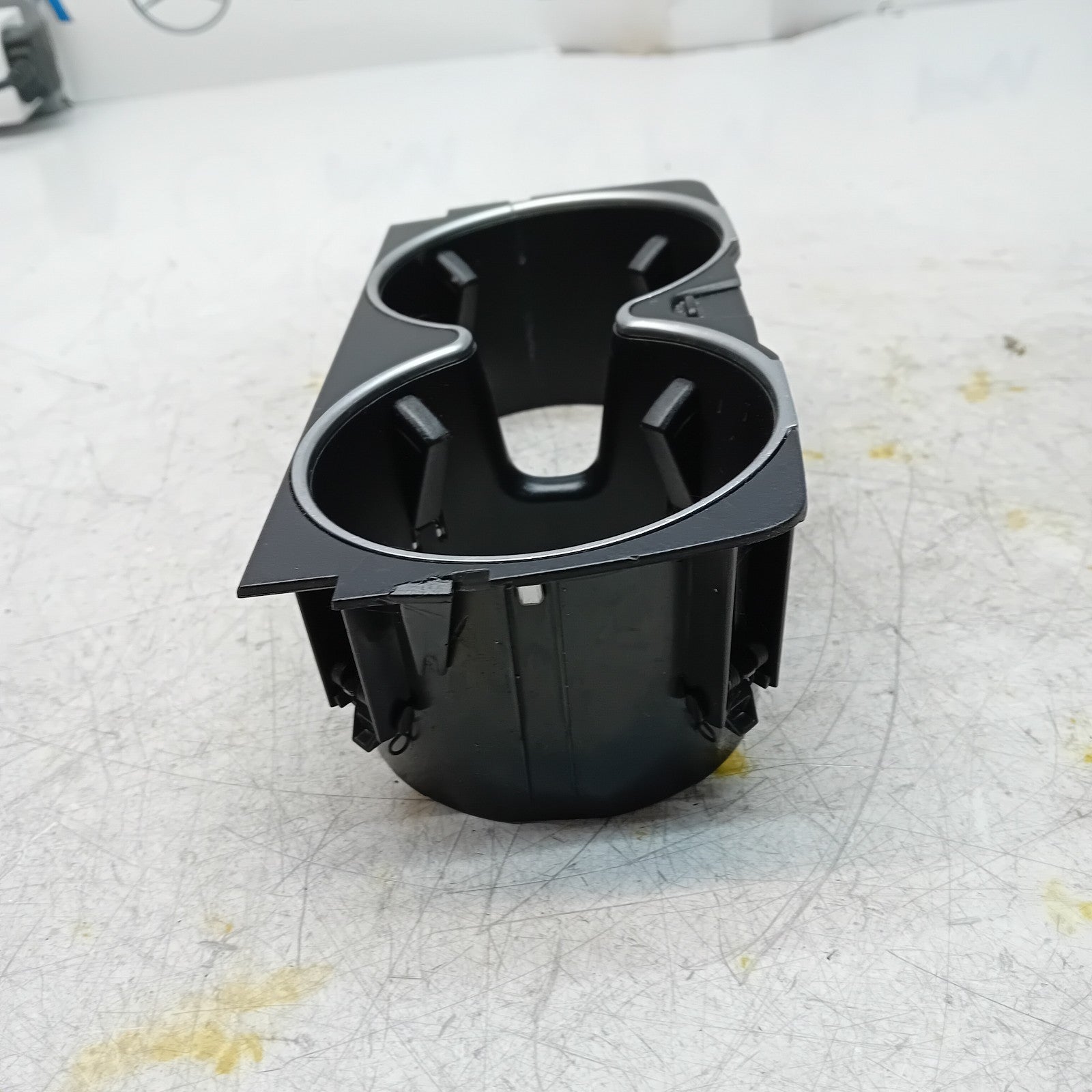 MERCEDES BENZ  S-CLASS W222 CENTRE CONSOLE CUP HOLDER 2015 A2226830075 FM001484