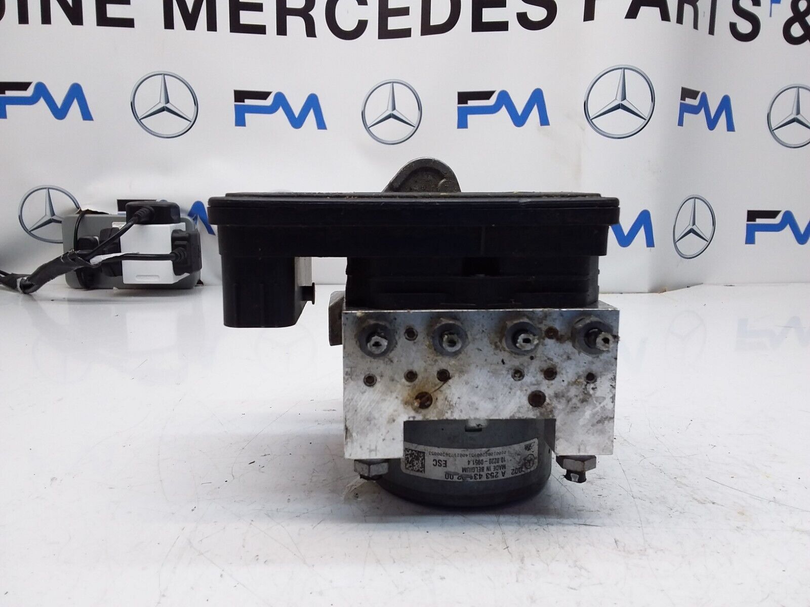 MERCEDES C-CLASS W205 ABS PUMP MODULE CONTROL UNIT A2539011400 FM00428
