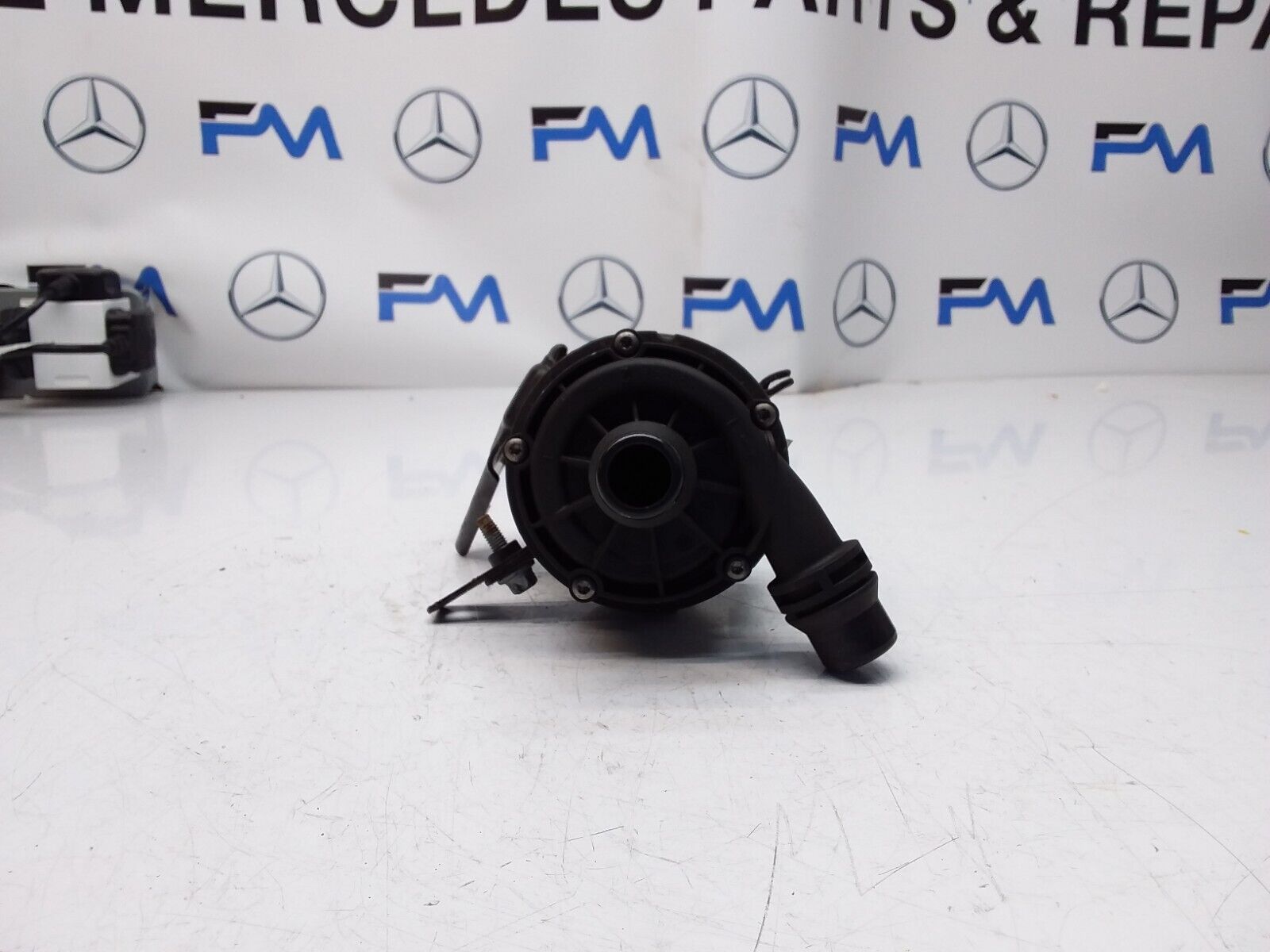 MERCEDES E-CLASS W213 ELECTRIC COOLER WATER PUMP A2135102320 FM00411