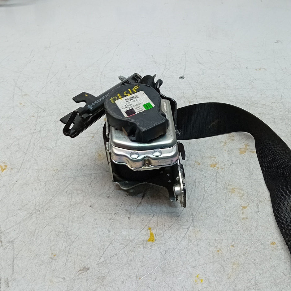 MERCEDES BENZ  C-CLASS W205 SEAT BELT FRONT DRIVER A2058600285 BLACK FM001234