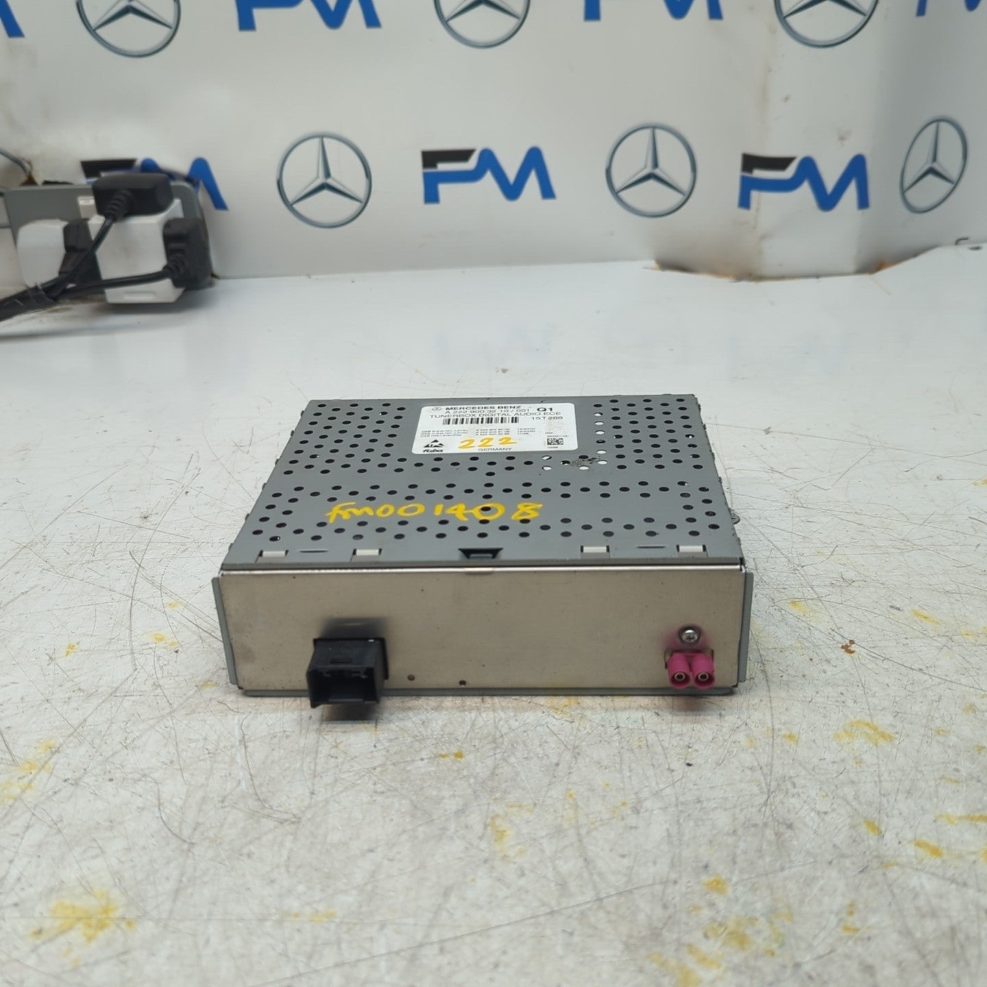 MERCEDES BENZ S-CLASS W222  2014-2021  RADIO TUNER BOX  A2229003210 FM001408