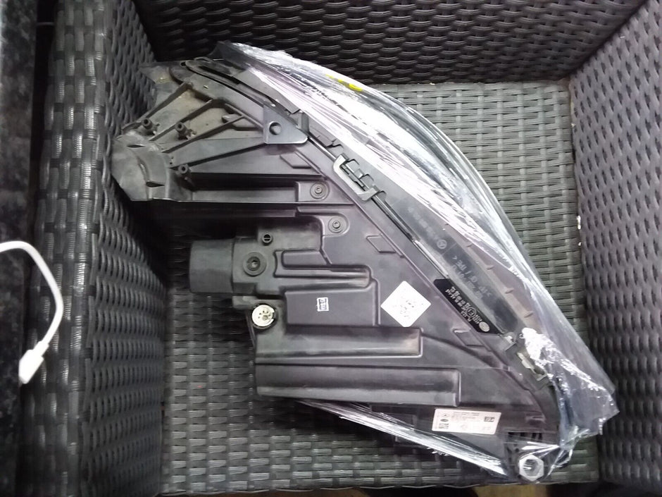 MERCEDES E CLASS W213 2016-2021 PASSENGER SIDE LED HEADLIGHT A2139064104 FM61
