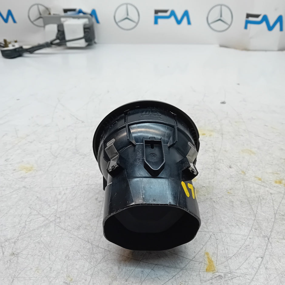 MERCEDES BENZ A-CLASS W176 DASHBOARD AIR VENT 2015 A1768300354 FM001490
