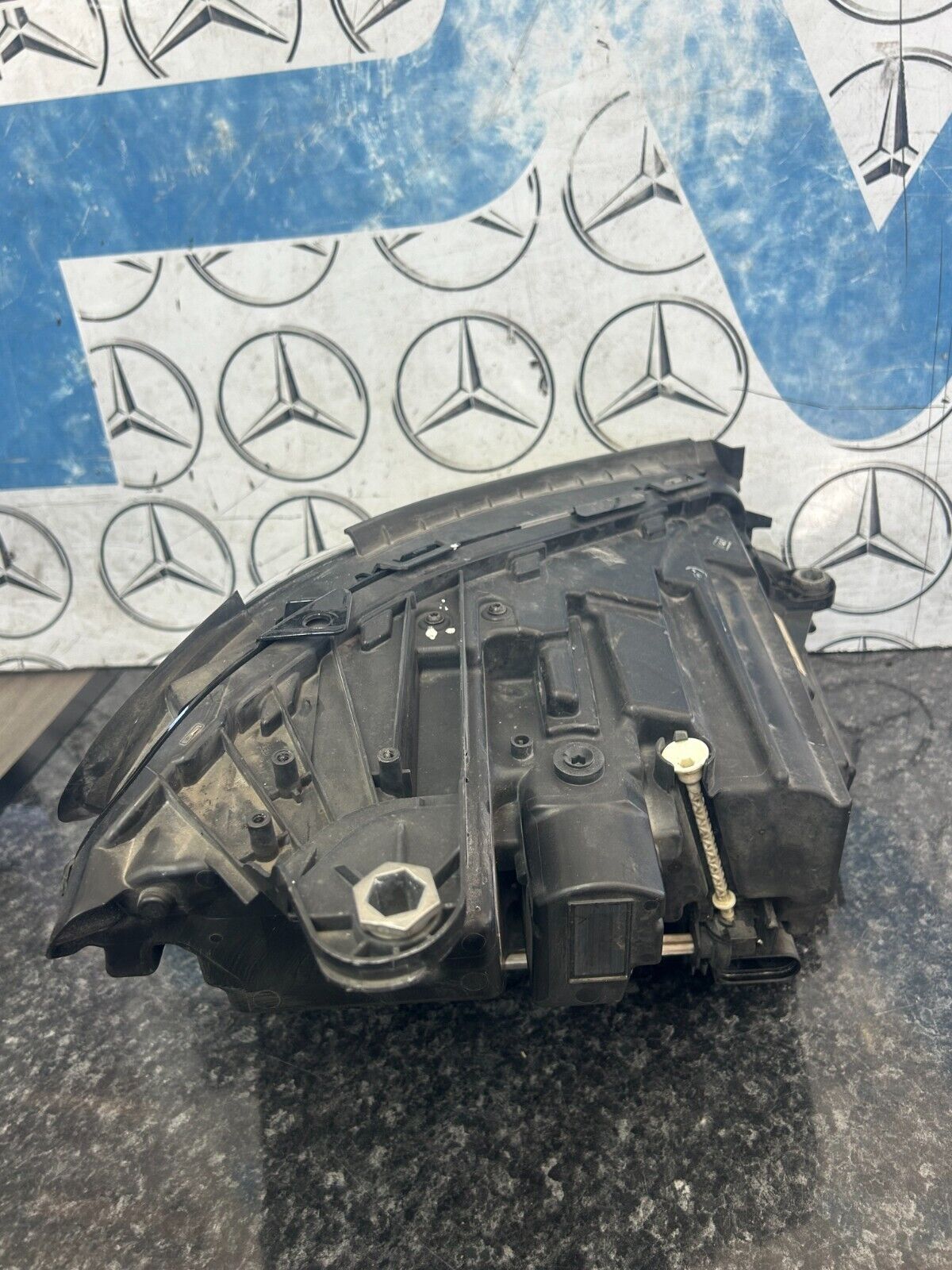 MERCEDES E CLASS W213 16 - 19 HEADLIGHT PASSENGER SIDE LEFT A2139069103 FMH70