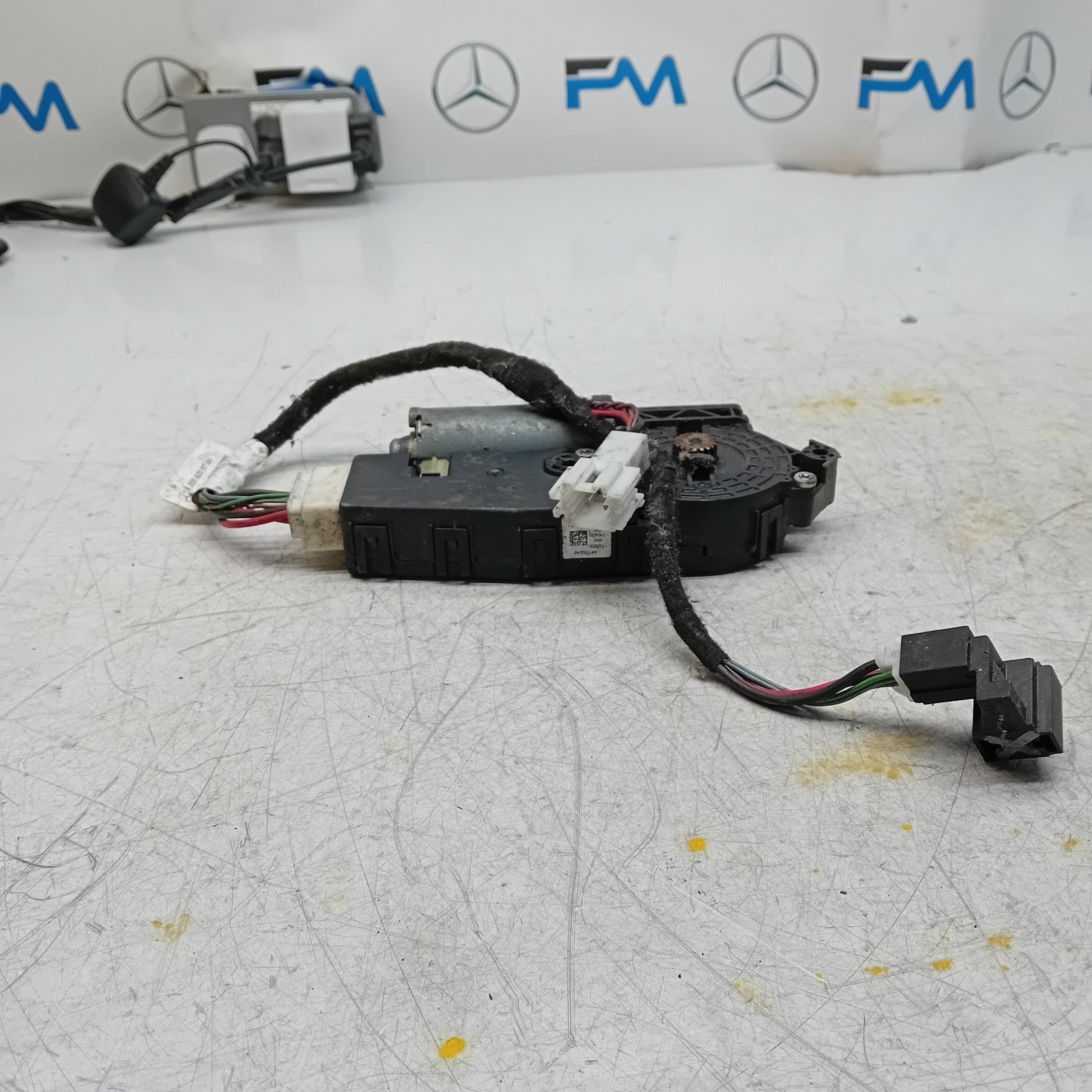 MERCEDES BENZ C-CLASS W205  SUNROOF MOTOR 2014 ON A2059001024  FM001467