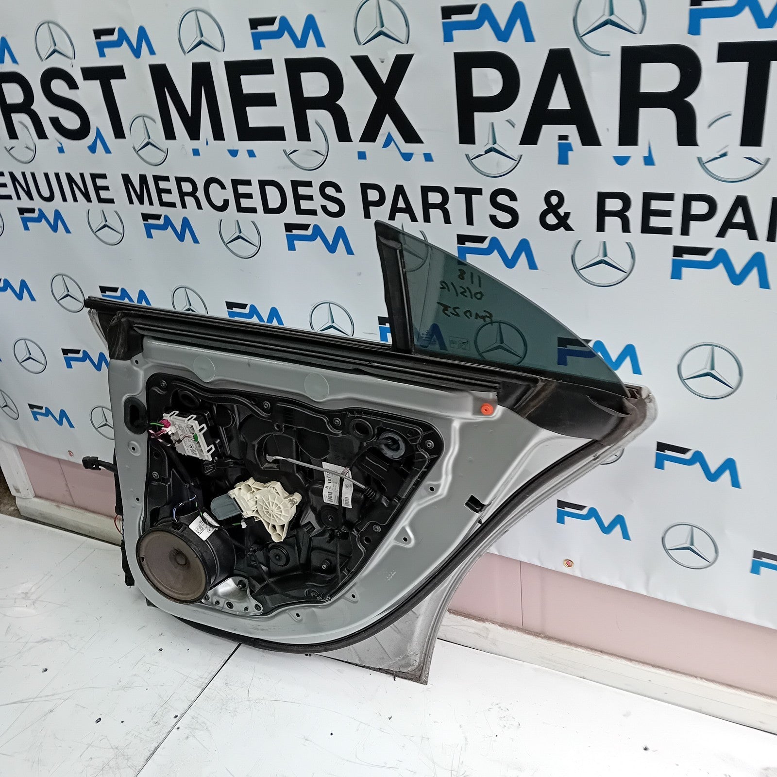 MERCEDES BENZ CLS W118 DRIVER REAR DOOR (OFF SIDE REAR) WHITE FMD25