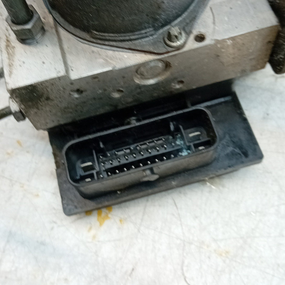 MERCEDES BENZ E-CLASS W207 ABS PUMP MODULE CONTROL UNIT A2124313512 FM001250