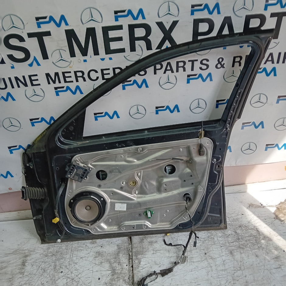 MERCEDES BEBZ C-CLASS W204 DRIVER SIDE FRONT DOOR OSF FMD290